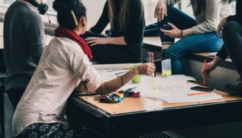 Entenda por que estudantes universitários devem proteger seus dispositivos virtuais