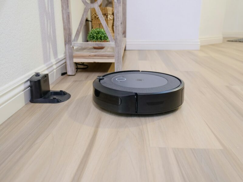 Robô aspirador com mapeamento: entenda a tecnologia e por que ela otimiza a limpeza
